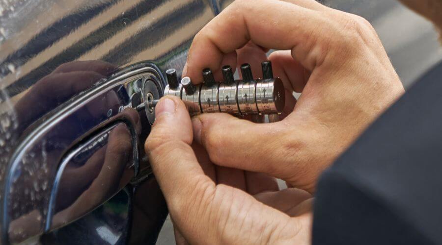 Professional New roof installation in Valley Village, CA